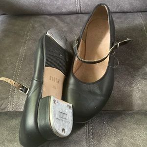 Black BLOCH Mary Jane tap shoe size 7.5 black leather great brand